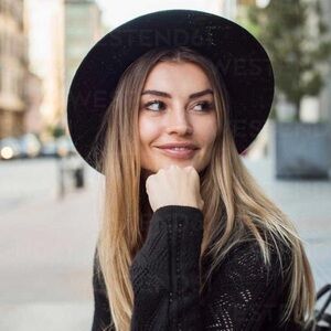 Meet your Posher, Medi